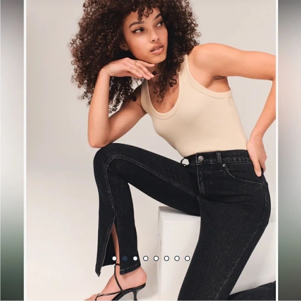 Abercrombie & Fitch The High Rise Skinny Jean Black with Spilt Front Hem 26/2